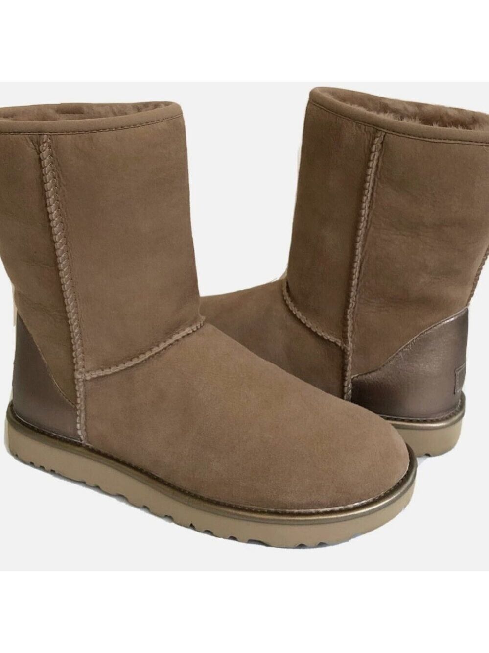 UGG CLASSIC SHORT II SHINE METALLIC BEACHWOOD BOOT Size 5
